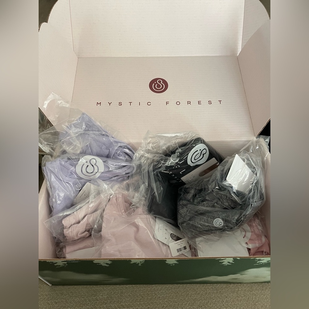 Isla Movement Activewear NWT